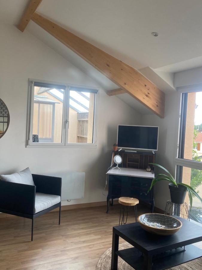 Appartement Loft avec terrasse sans vis a vis à 3km du circuit avec garage au calme à Le Mans Extérieur photo